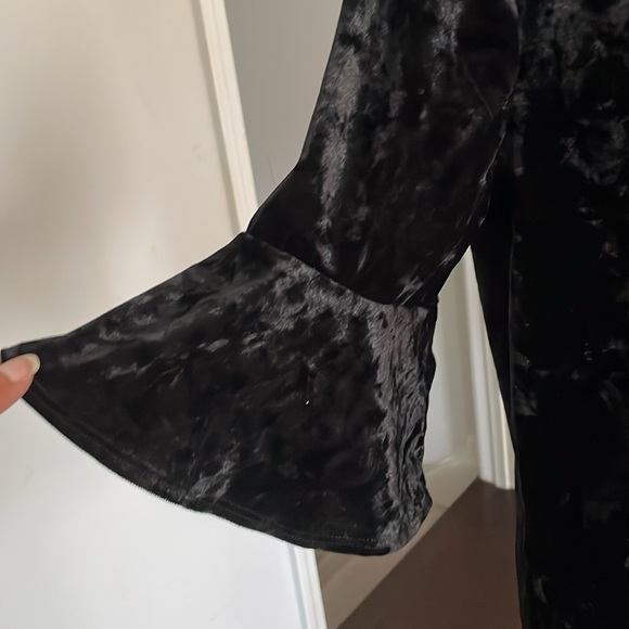 Como Blu Top Women Size XL Black Velvet Dressy Trumpet Sleeves Goth Bohemian - Picture 4 of 15